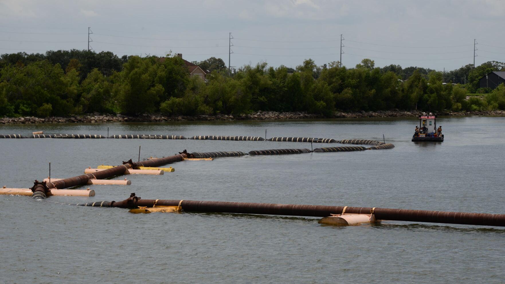 As salt water pushes upriver, Corps prepares to ship in 36M gallons of fresh water a day